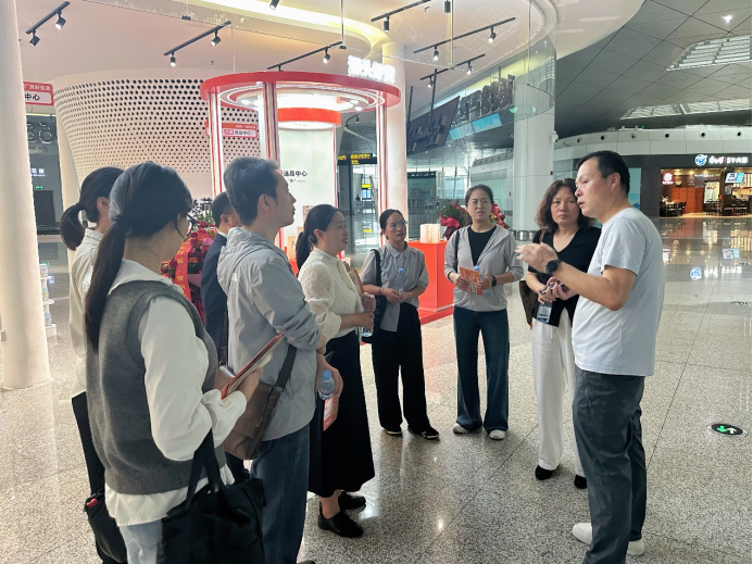 商学院赴郑州航空港区开展访企拓岗促就业活动