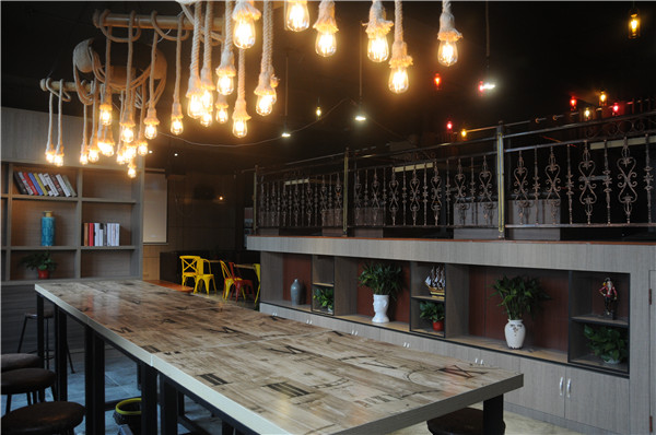 咖啡厅漂亮照明设备